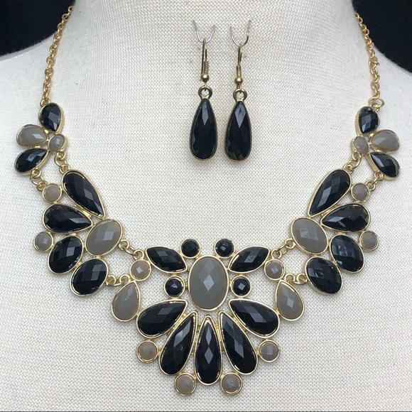 Black Grey Abstract Cluster Necklace Earrings Set - Picture 1 of 3